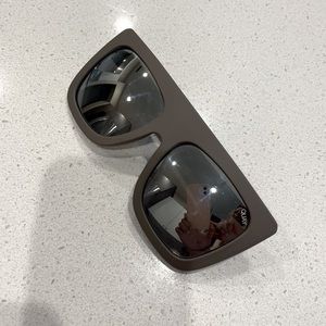 Quay sunglasses Matte Tobacco